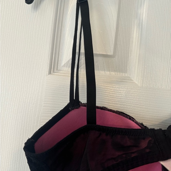Victoria Secret’s Bra - Picture 4 of 11